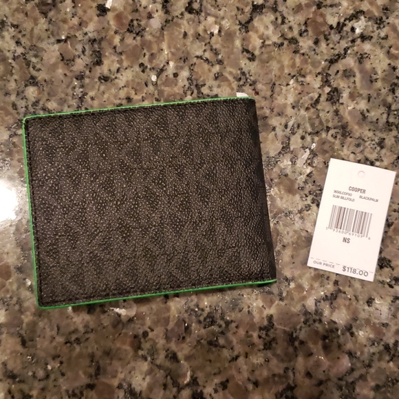 MK billfold - Picture 2 of 3